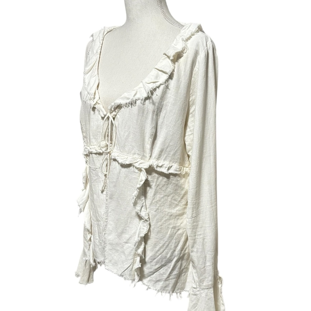 H&M / Divided- Size Large - Cream Flounced Top - Distressed and Raw Edges - Picture 4 of 12